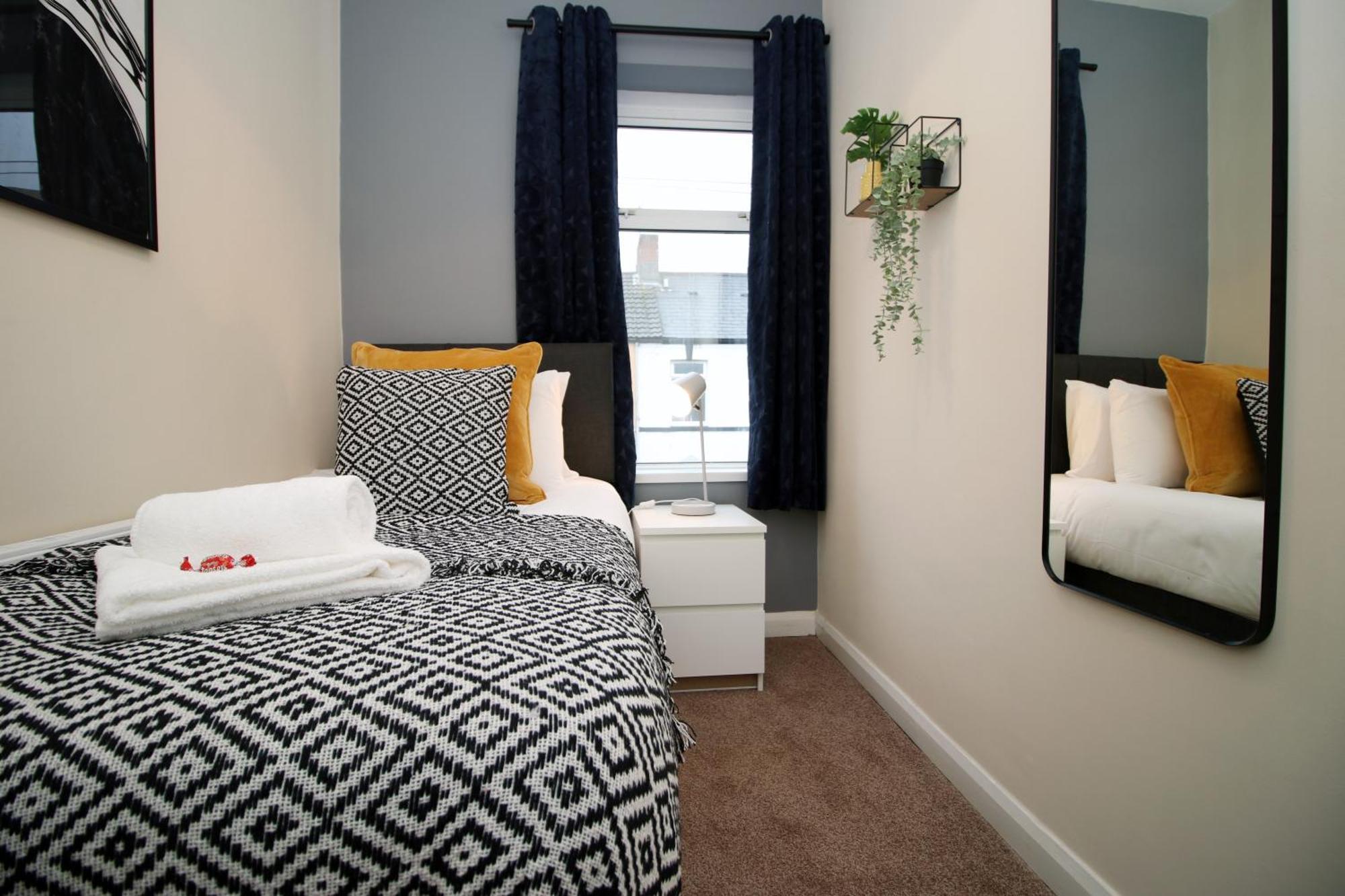 Spacious 4 Bedroom House - Moira Lodge By Ty Sa Cardiff Exterior photo