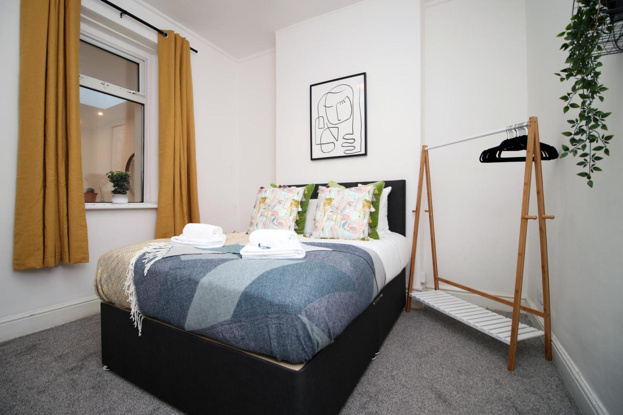 Spacious 4 Bedroom House - Moira Lodge By Ty Sa Cardiff Exterior photo
